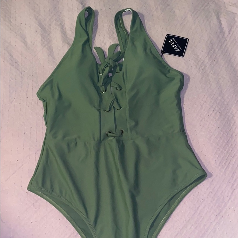 One piece Zaful Woman Swimsuit